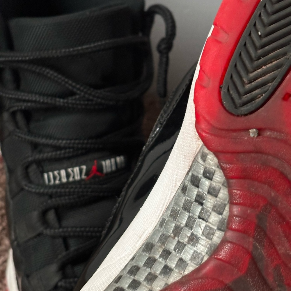 Jordan Mens Bred 11 Basketball Shoes